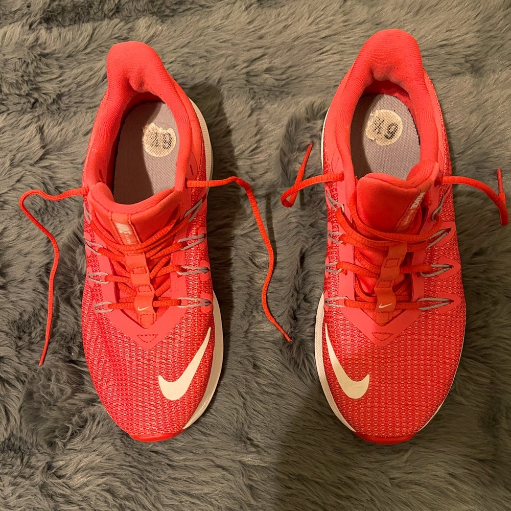 Nike Women’s Quest running shoes size 6.5